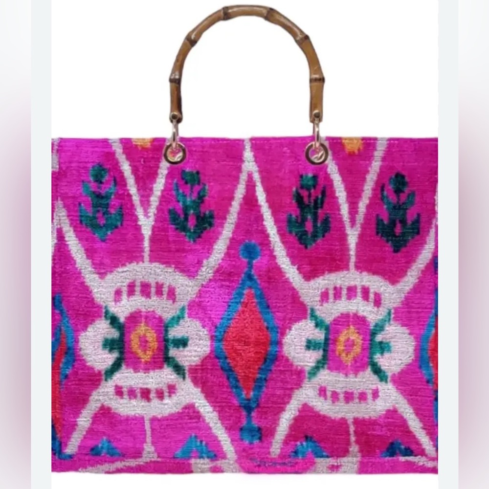Silk velvet Ikat Tote with bamboo handles - Picture 5 of 7
